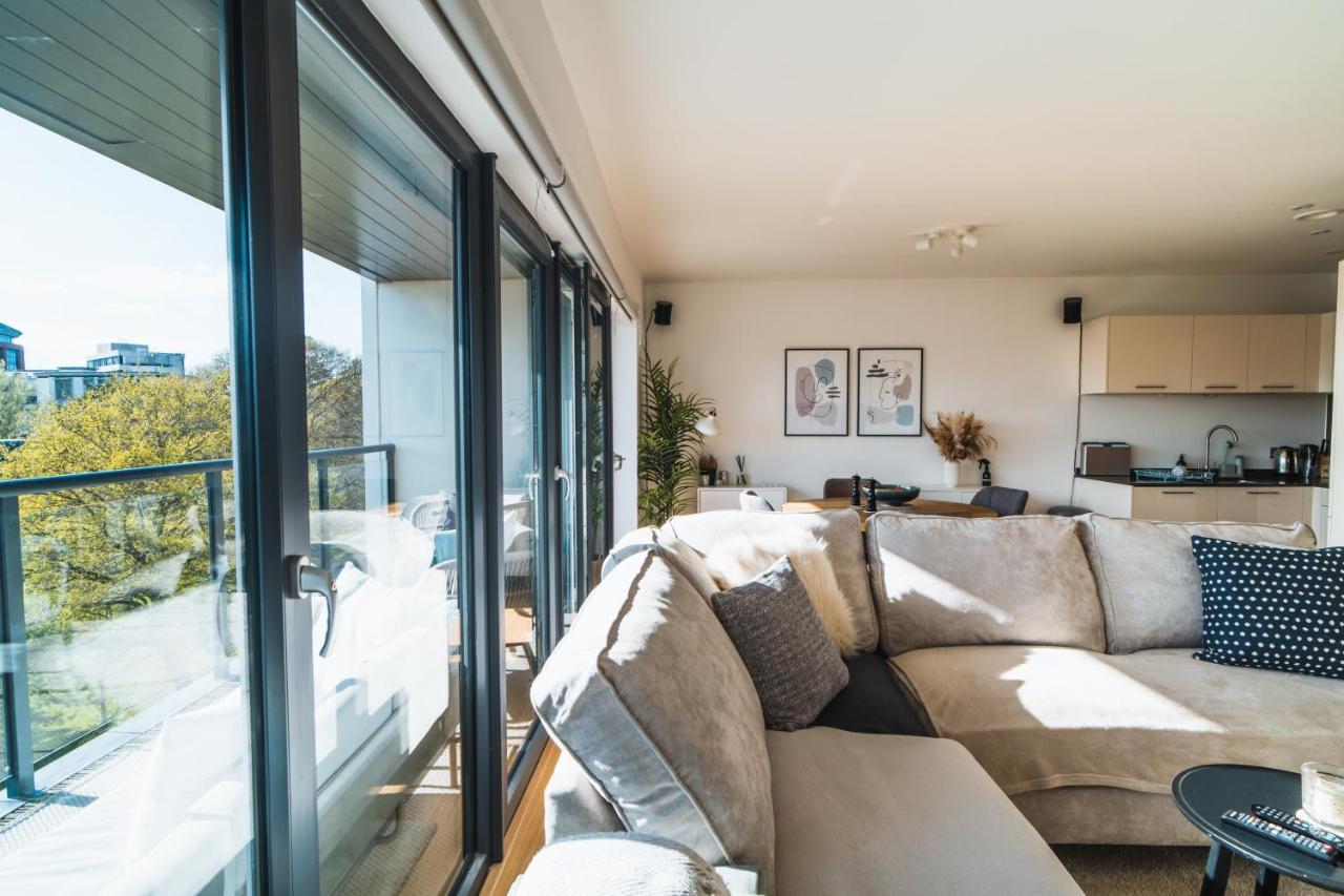 ⭑ Modern Town Centre Apartment ⭑ ボーンマス エクステリア 写真