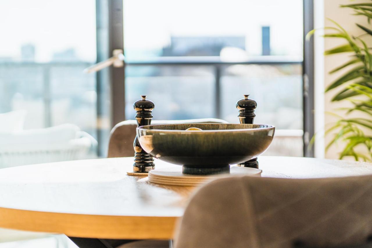 ⭑ Modern Town Centre Apartment ⭑ ボーンマス エクステリア 写真