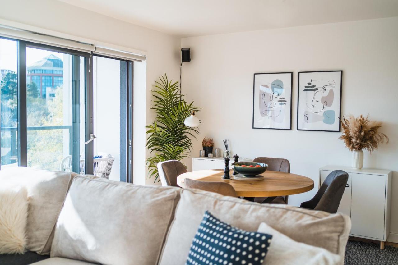⭑ Modern Town Centre Apartment ⭑ ボーンマス エクステリア 写真